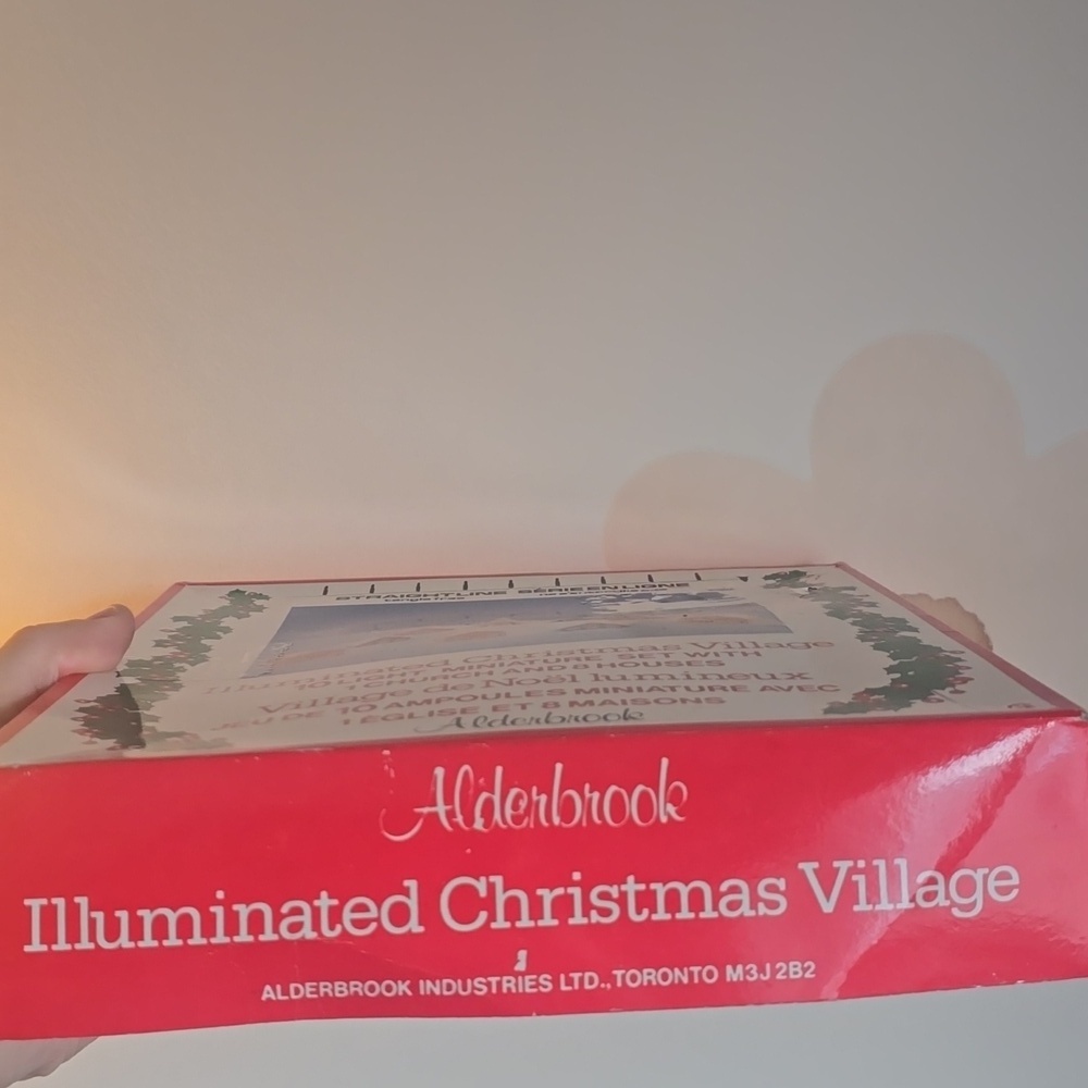 Vintage Alderbrook Christmas Village Set - Picture 3 of 9